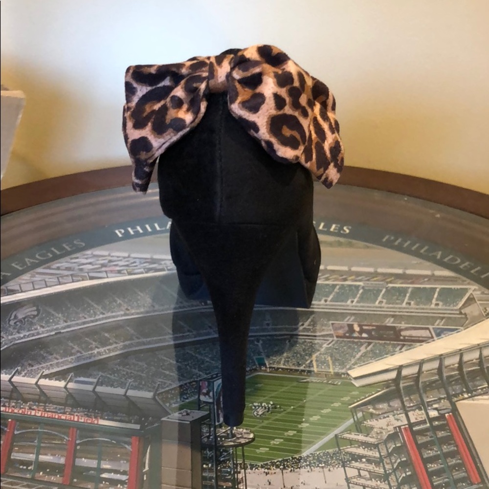 NEW Boston Design Heels. - Picture 2 of 5